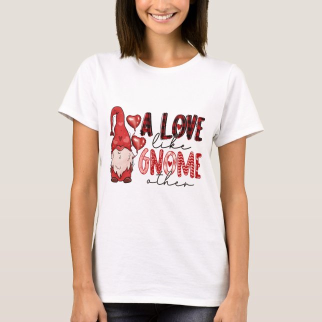 Camiseta Um Amor Como Gnomo Outro (Frente)