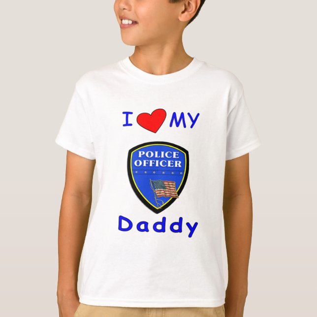 Camiseta Um amor meu pai da polícia (Frente)