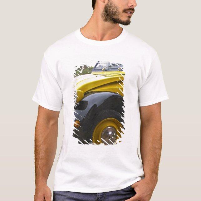 Camiseta Um antigo CV Citroen 2CV preto e amarelo, (Frente)