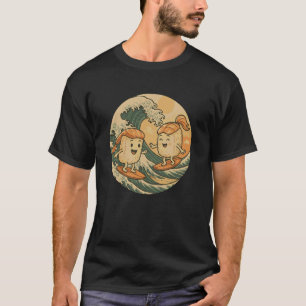Camiseta Um Arroz de Sushi Divertido Pegando Ondas
