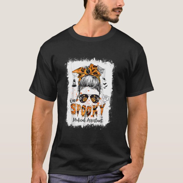 Camiseta Um Assistente Médico Spooky, trocadilho de Hallowe (Frente)