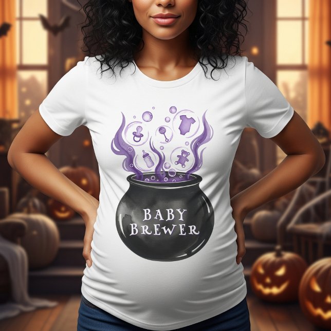 Camiseta Um bebê está a criar Chá de fraldas de Dia das Bru (A Baby is Brewing Cauldron Halloween Baby Shower T-Shirt
)