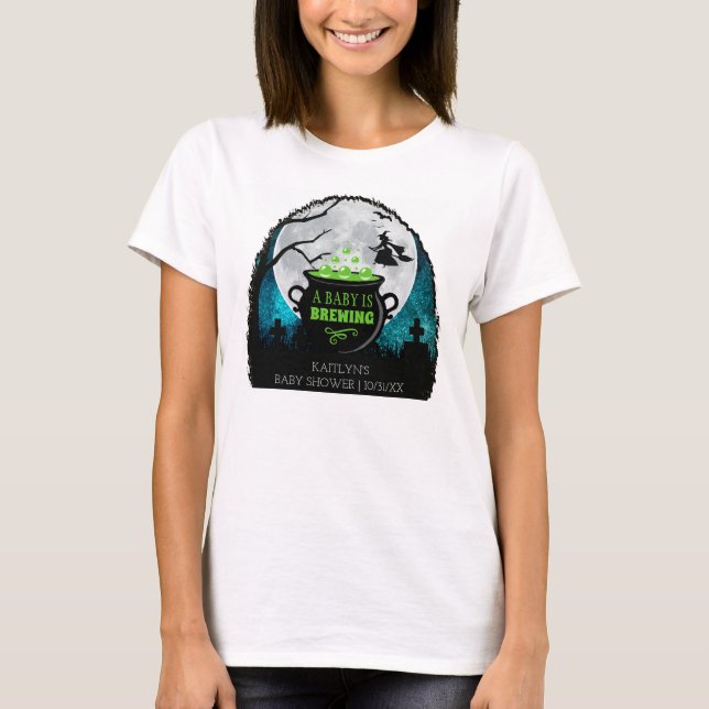 Camiseta Um Bebê Está Fazendo Chá de fraldas De Halloween (Frente)