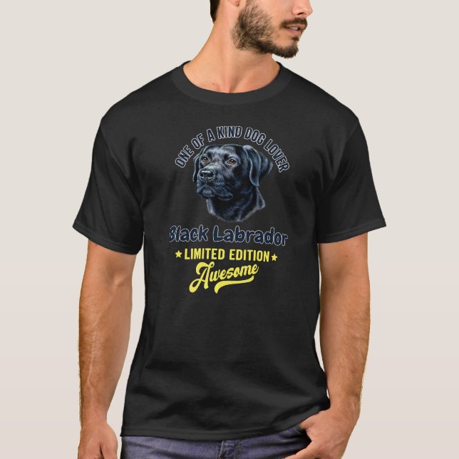 Camiseta Um Cachorro Negro Labrador (Frente)