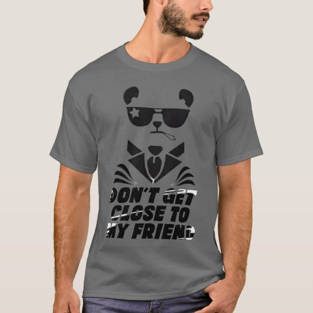 Camiseta Um cão maravilhoso com o Dont aproxima-se da minha (Frente)