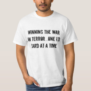 CAMISETA UM CARTÃO DA IDENTIFICAÇÃO DE CADA VEZ