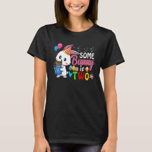 Camiseta Um Coelhinho É Duas Páscoa De segundo aniversário 