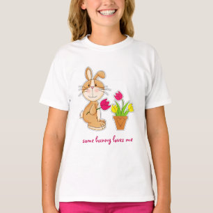 Camiseta Um Coelhinho Me Ama. T-Shirts de Páscoa para cria