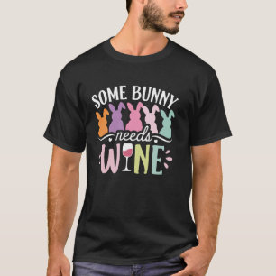 Camiseta Um Coelhinho Precisa De Vinho Engraçado Bebendo De