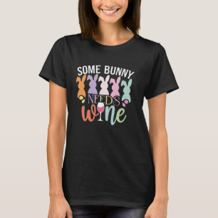 Camiseta Um Coelhinho Precisa De Vinho Engraçado Bebendo De
