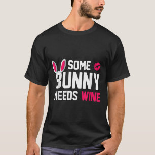 Camiseta Um coelhinho precisa de vinho, Páscoa dia Bebendo