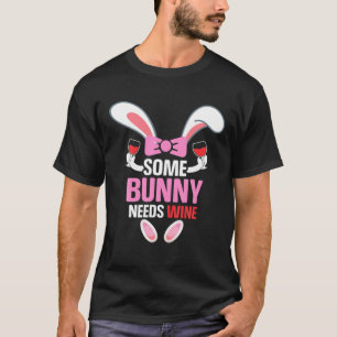 Camiseta Um Coelhinho Precisa De Vinho, Um Coelhinho Engra