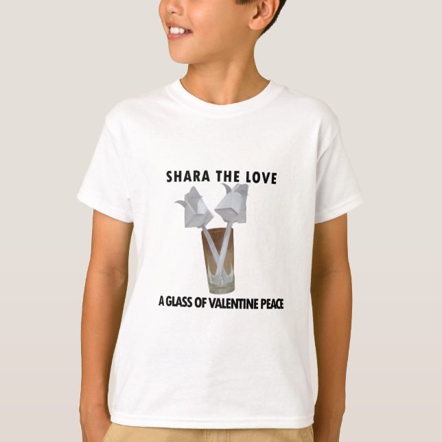 Camiseta Um copo de paz de valentine. (Frente)
