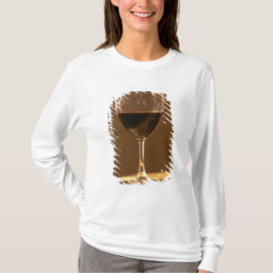 Camiseta Um copo de tinto Chateau Belgrave à luz do sol -