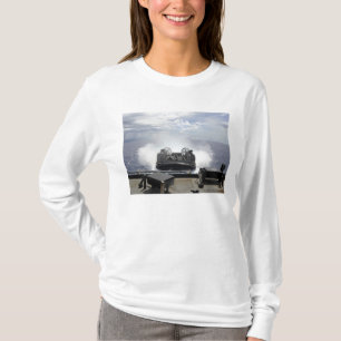 Camiseta Um coxim de ar da barca de descarregamento