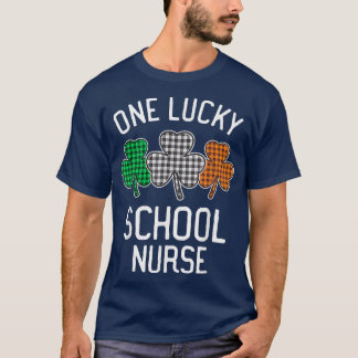 Camiseta Um Dia de São Patrício de Enfermeira da Escola de 
