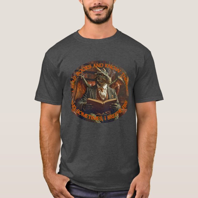 Camiseta Um dragão lendo para aprender e se divertir. (Frente)
