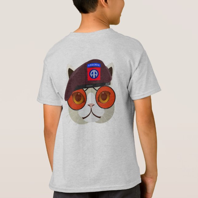 Camiseta Um Duplo 82º Gatinho de bordo! (Verso)