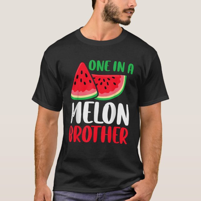 Camiseta Um Em Um Chapéu Da Família Melancia Funny Brother (Frente)