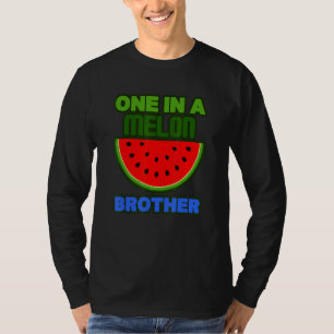 Camiseta Um Em Um Molde Melão Irmão De Verão