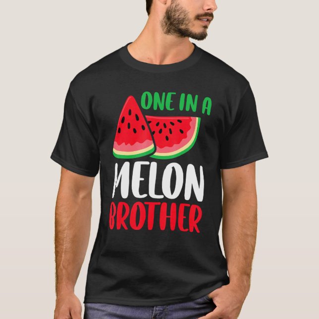 Camiseta Um Em Uma Família Melon Brother Watermelon (Frente)