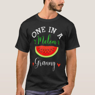Camiseta Um Em Uma Família Melon Vovó Melon Summer
