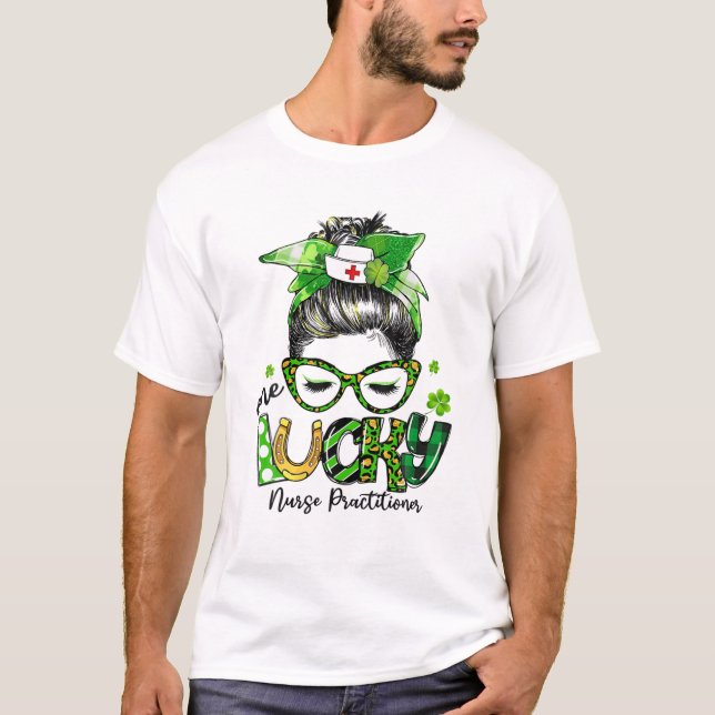 Camiseta Um Enfermeiro Sortudo, Messy Bun Rua Patrick' (Frente)