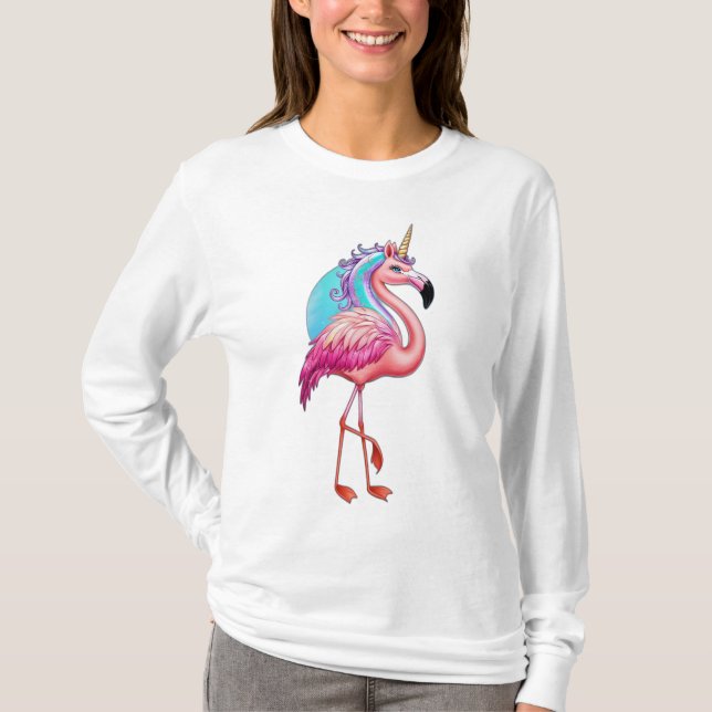 Camiseta Um flamingo com um chifre unicórnio. (Frente)