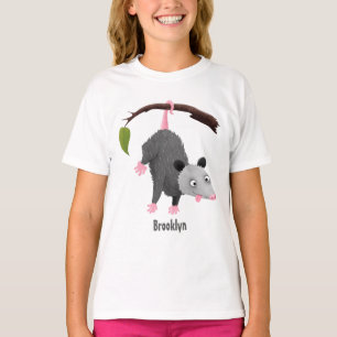 Camiseta Um gambá engraçado bonito pendurado na banda desen