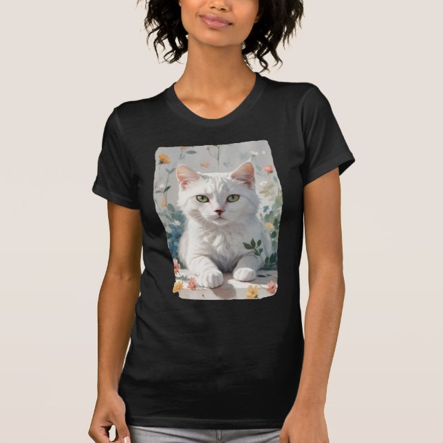 Camiseta Um gato branco em flores. (Frente)
