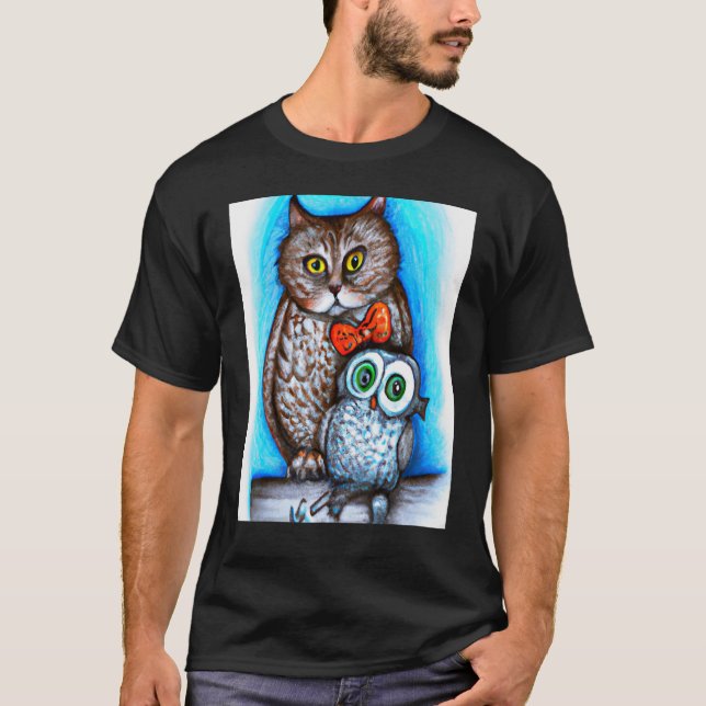 Camiseta Um Gato E Uma Coruja Arte Mista (Frente)