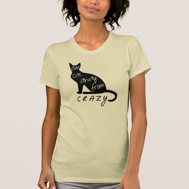 Camiseta Um gato longe de LOUCO (Frente)