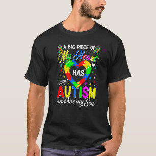 Camiseta Um grande pedaço do meu coração tem autismo e é me