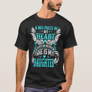 Camiseta Um Grande Pedaço Do Meu Coração Vive No Céu Ela É 