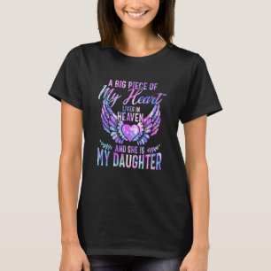 Camiseta Um Grande Pedaço Do Meu Coração Vive No Céu Ela É