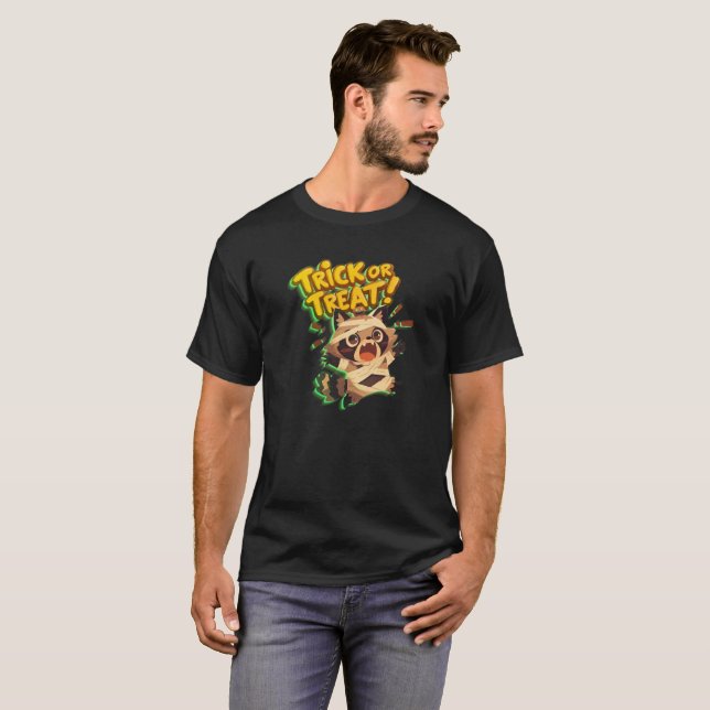 Camiseta Um guaxinim bonitinho na fantasia da múmia com Tru (Frente Completa)