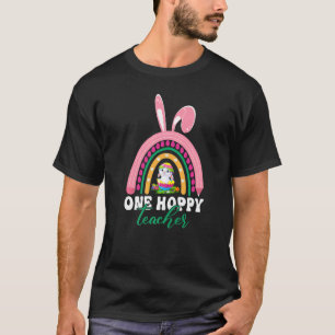 Camiseta Um Hoppy Teacher Dia do Felz pascoa Arco-Íris