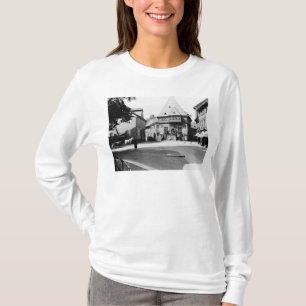 Camiseta Um hotel velho na praça da cidade, Goslar, c.1910