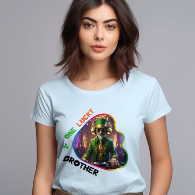 Camiseta Um Irmão Sortudo - Sorte Irlandesa e Risos (Criador carregado)