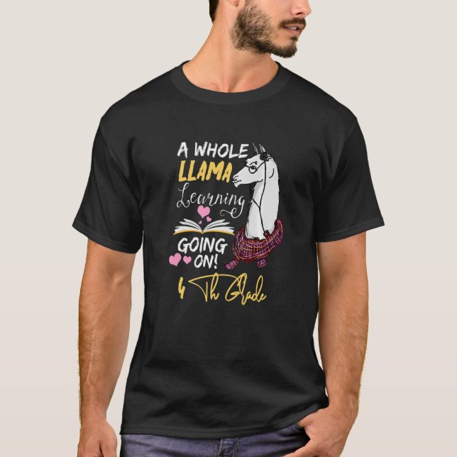 Camiseta Um Lama Inteiro Aprendendo No 4º Ano (Frente)