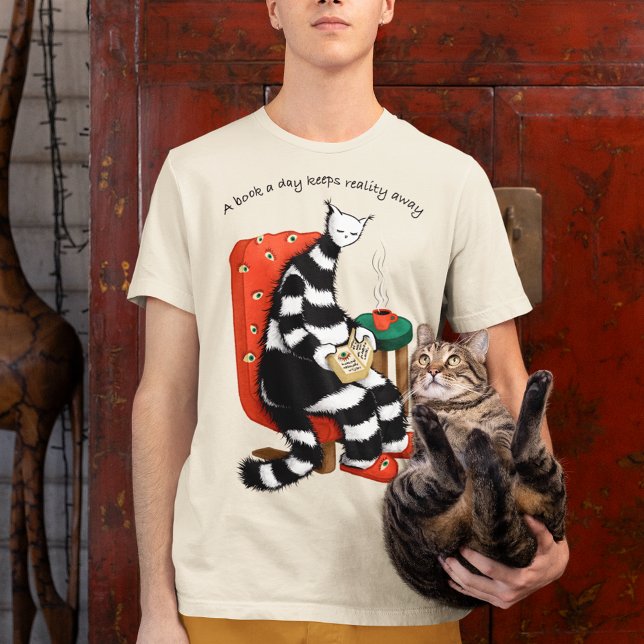 Camiseta Um Livro Um Dia Mantém A Realidade Longe - Lendo A (Criador carregado)