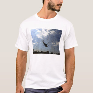 Camiseta Um marinho HH-60 Seahawk dos E.U.