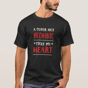 Camiseta Um Mecânico Gostoso Roubou Meu Coração Humor de Re