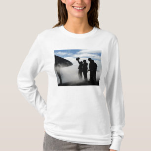 Camiseta Um membro de grupo da plataforma de vôo
