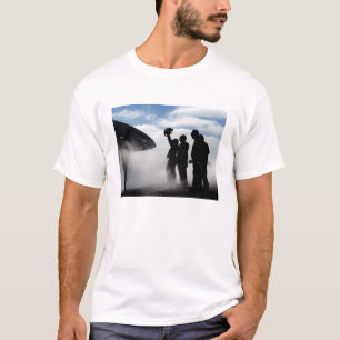 Camiseta Um membro de grupo da plataforma de vôo