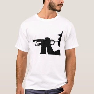 Camiseta Um membro do serviço joga um acordo