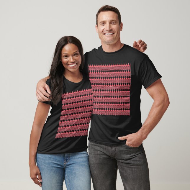 Camiseta Um padrão geométrico vermelho e rosa com interlo (Unissex)