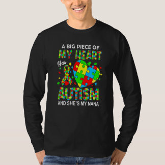 Camiseta Um Pedaço Do Meu Coração Tem Autismo A Minha Nana