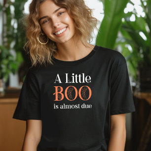 Camiseta Um Pequeno Espírito Está Quase Chegando no Hallowe
