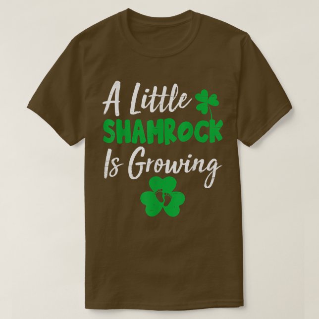 Camiseta Um Pequeno Shamrock Está Crescendo Dia de São Patr (Frente do Design)